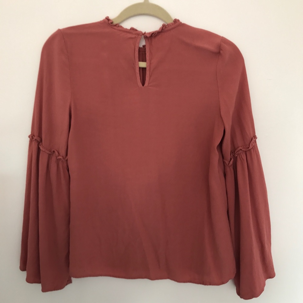 Pink flowy top! - Picture 3 of 5
